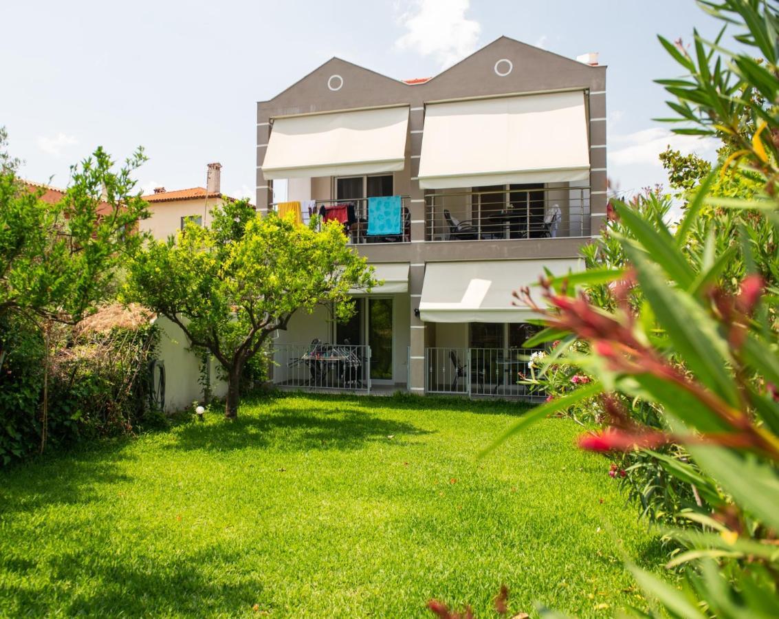 Anneta'S House Apartment Никити Екстериор снимка